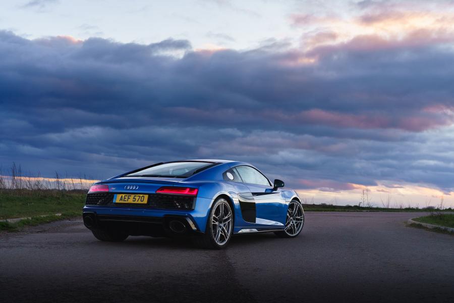 Audi R8 V10 2019 года  (UK) (фото 6 из 79)